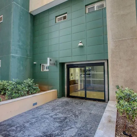 Cambridge 1bdr Sliema